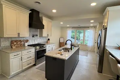 Image de Beautifully renovated in 2024, 3-bedroom house in Starkville with Ac, WiFi