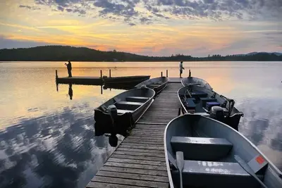 Image de Authentic Maine Sporting Camp Cabins on 1800' of South Branch Lake Waterfront