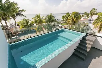 Image de Lake View Villa: Private Pool, Rooftop Terrace, Ac, Daily Housekeeping Included!