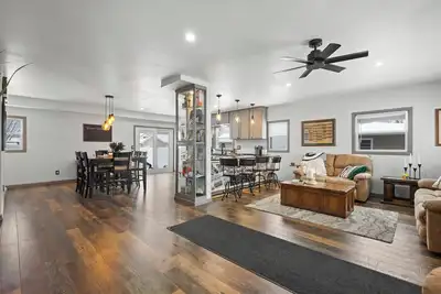 Image de Lambeau Legends Ii - Brand new 4 bedroom, 2. 5 bath 0. 3 miles to Lambeau Field!