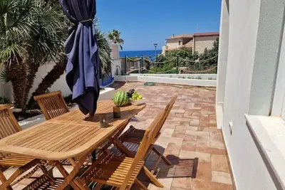 Vista Mare, a Piedi in Spiaggia, Apt. \"scirocco\"