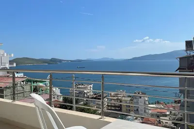 Image de Comfortable apartment with city and sea view