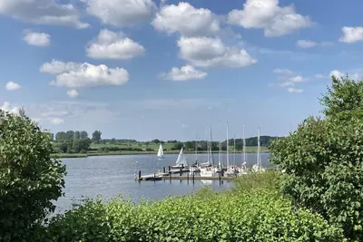 Image de GemĂĽtliches Ferienhaus am Wasser mit Schleiblick
