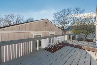 Image de Cozy Peaceful Bungalow - 12 mins from Airport