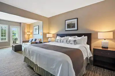 Image de KingBed+Pool+HotTub+Sauna+ 5 min from HorseShoe