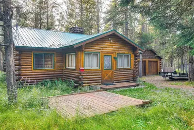 Image de Island Park Fishing Cabin - Walk to Henry’s Fork!