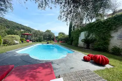 Image de Très beau mas avec piscine chauffée et jacuzzi dans l’arrière pays niçois