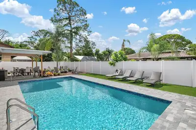 Image de ⚓Serenity by the Sea! Cozy pool home w/putting green & fire pit! ⚓