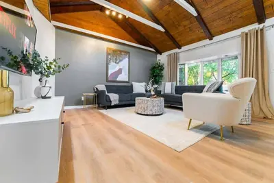 Image de Vibey 3br w\/ Tons of Light | Lcp Collection