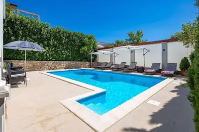 Image de House Rose With Private Pool And Garden, Pinezići, Croatia