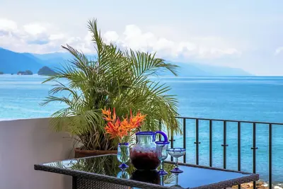 Image de Casa Celestial - 180° oceanfront view - 2 bedroom condo with snorkelling onsite