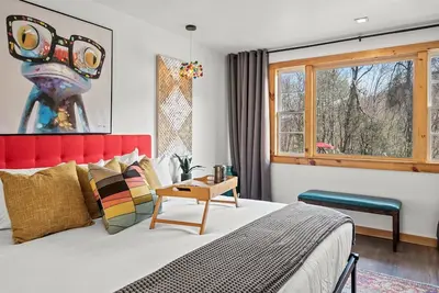Image de Vibrant Family Suite | Cozy, Colorful Retreat for All Ages at Green Acres