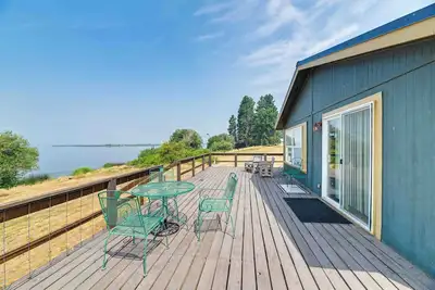 Image de Lakefront Chiloquin Home w/ Scenic Deck!