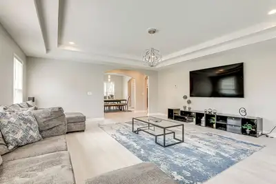 Image de ~ 1/2 Mi to Mercedes-Benz Stadium: Atlanta Home