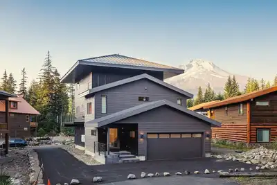 Image de Government Camp home with unbeatable views of Mt Hood & a sauna!