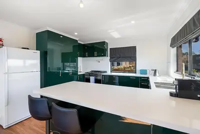 Image de Riverview Family Retreat; Spacious 4br Home, Views