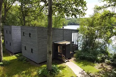 Image de Manoir de luxe au bord du lac par Belvilla