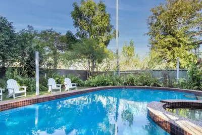 Image de Sea Breezes on the Foreshore | Massive Pool