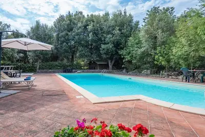 Image de Bel appartement avec Wifi, piscine privée, Tv, véranda et parking, près de Sienne