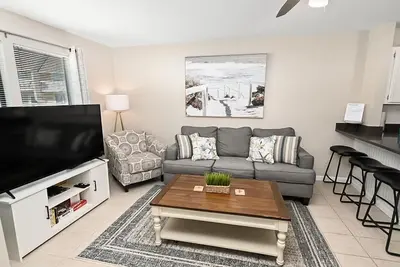Image de Pet Friendly Studio Condo at Sandpiper Cove 8125 in Destin, Fl  Free Beach Service!