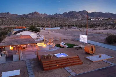 Image de Moonstone Bungalow: Amenity-Packed Group Retreats
