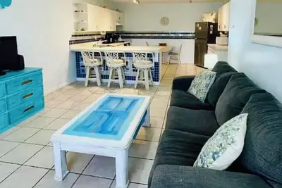 Image de Oceanfront in Cocoa Beach - cute and cozy condo!