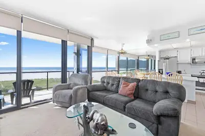 Image de Sand & Sea (402) Water's Edge Panoramic Views