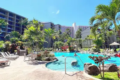 Image de Kaanapali Shores Unit 736 ~ Cozy Studio with Partial Ocean View & Private Lanai