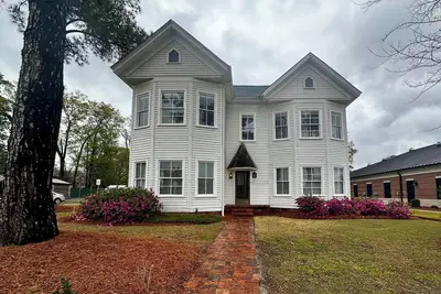 Image de The Historic Crutchfield Upstairs Apartment