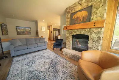 Image de Ground-Floor Townhome with Amazing Mountain Views!
