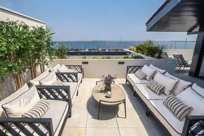 Image de La Perle - superbe appartement avec piscine et vue sur Etang de Thau