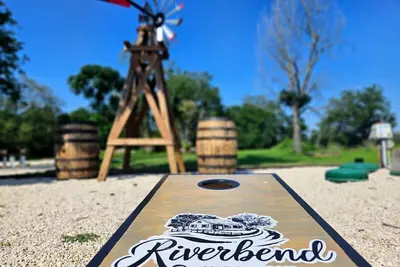 Image de Riverbend Hideaway - 5 Min to Downtown & Tubing