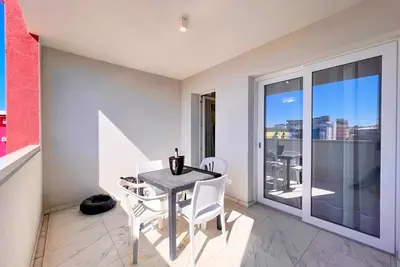Image de Studio avec balcon et climatisation