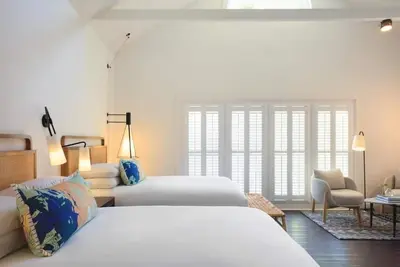 Image de Stylish Boutique Room w/ 2 Queen Beds - Access Pool & Poolside Bar