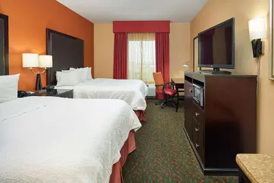 Image de Relaxing Stay, Easy Access to I-35! Free Parking & Breakfast | 2 Units