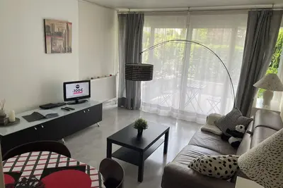 Image de Charmant studio situé au cœur d'une résidence paysagée, sécurisée avec gardien.