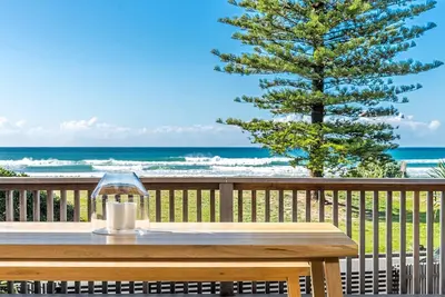Image de Eclipse - Across from the Beach *New Listing*