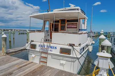 Image de Charming 2-bedroom boat in amazing Manteo WiFi, Ac, fitness room, pool, kayaks