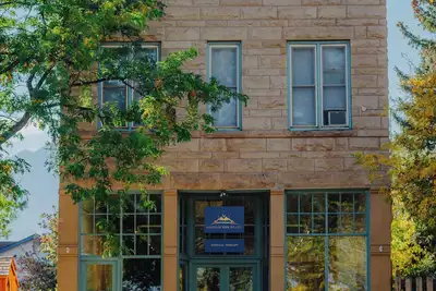 Image de Alpine Oasis – Your Perfect La Veta Getaway -In the heart of downtown La Veta