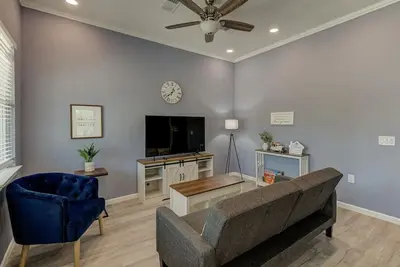 Image de 3 mins from Magnolia, Baylor, and Downtown Waco