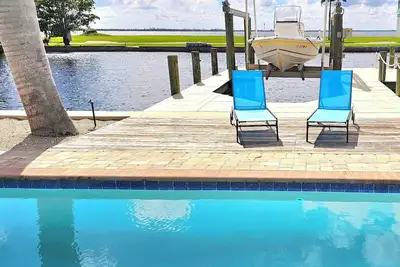 Image de Florida Style Villa by the Water with heated Pool, Dock, Gulf access!