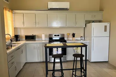 The Retreat 2 Charming 1-bedroom apartment with WiFi, Ac in St. John's.