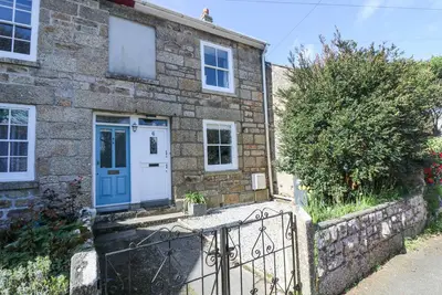 6 Bellair Road, pet friendly, with a garden in Penzance