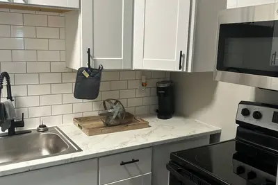 Image de Cozy 2-bedroom with WiFi & Off Street Parking. Near Zoo, Hospitals, Xavier, & Uc