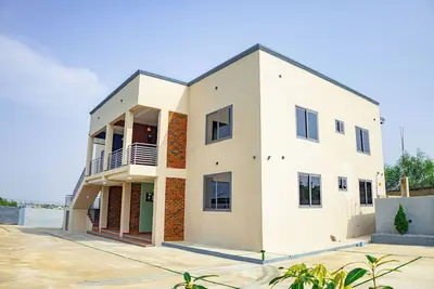 Image de Modern 2-bedroom apartment with WiFi, Ac in lovely Accra-Winneba Road, Blue Rose
