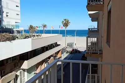 Image de Appartement T2 avec parking à 20 M de la plage et du centre - 4cario7