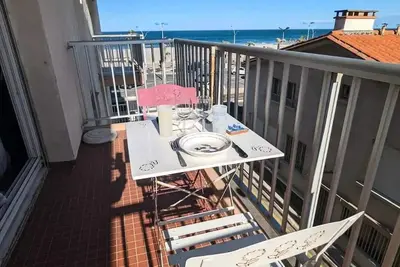 Image de Appartement T2 à deux pas de la plage - 4indi54