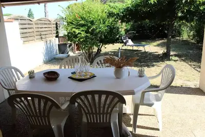 Image de Grande maison avec jardin arboré pour vacances réussies - 8rea9