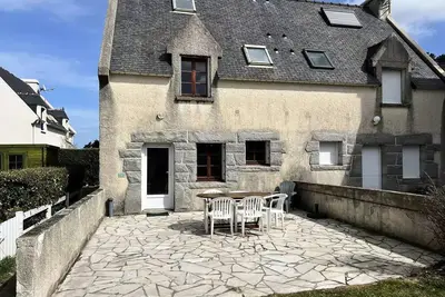 Image de 703 - Haus in der Domaine de Lanruen gegenüber dem Strand