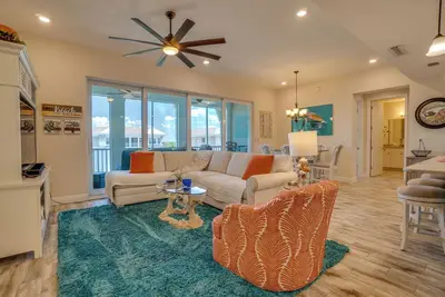 Image de ⚓Penthouse in Paradise! Sunrise views in Margaritaville. 2 miles to beaches & Ami! ⚓